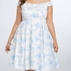 Disney Hot Top white princess dress size 18